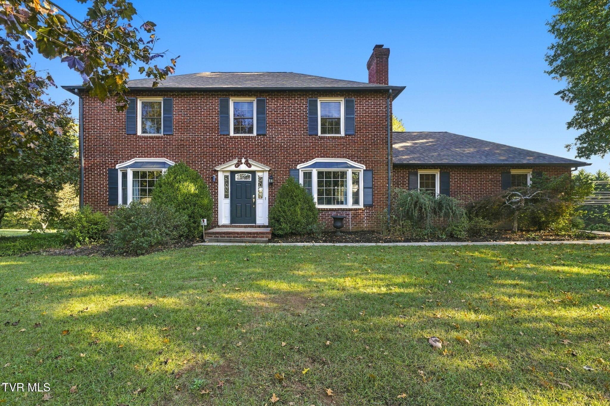Photo of 4 bed, 3 bath, 1,950 sq ft single family residence at 5838 Old Jonesboro Road