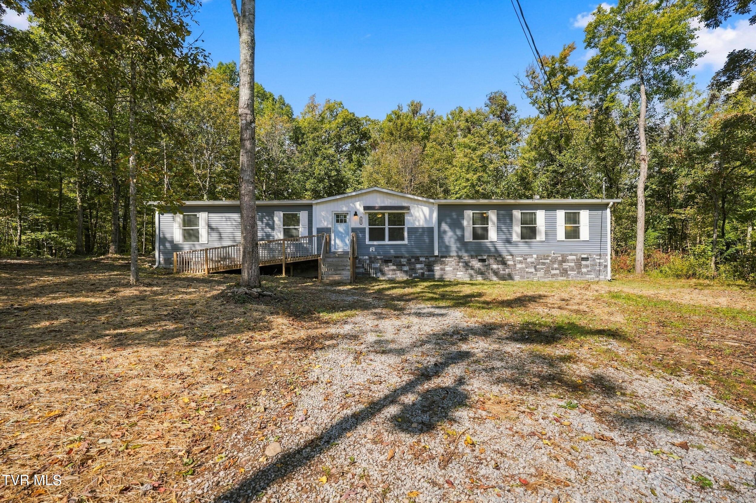Photo of 5 bed, 3 bath, 2,356 sq ft single family residence at 95 Lawing Road