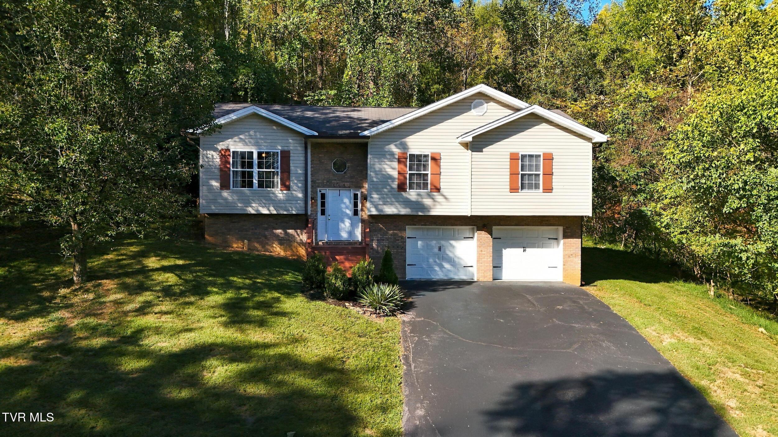 Photo of 3 bed, 2 bath, 1,918 sq ft single family residence at 4405 Morningstar Court